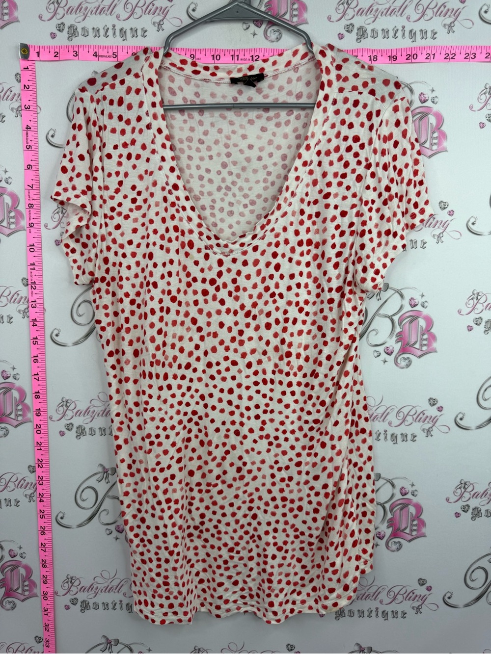 Cupio tshirt polka dot White V-Neck Top with Red Dot Print